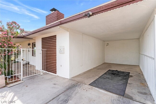 Building Photo - 1828 Hassett Ave