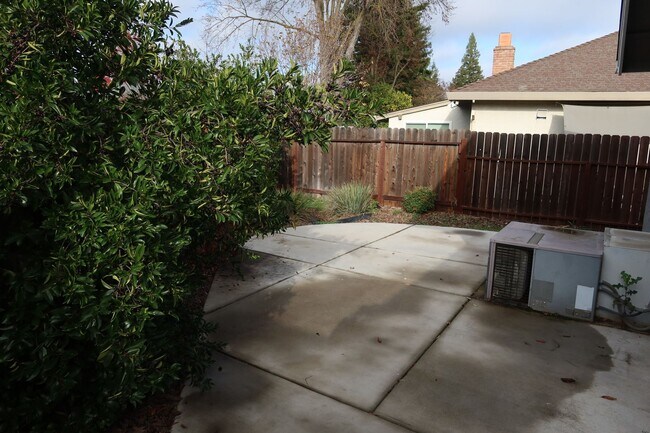 Building Photo - 7256 Havenside Dr