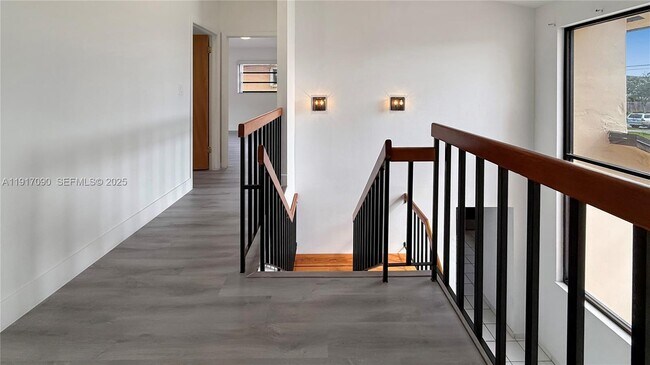 Building Photo - 8877 SW 36th St