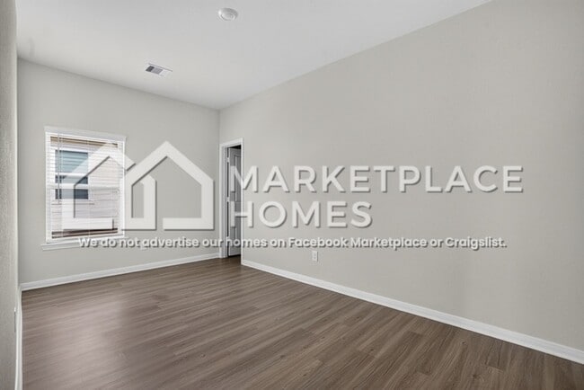 Building Photo - 15623 Plum Brk Dr