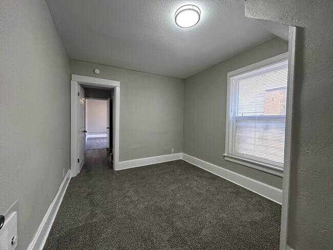 Building Photo - 111 N Denver Ave