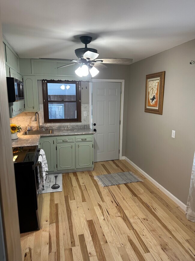 Building Photo - 2052 N 20th St