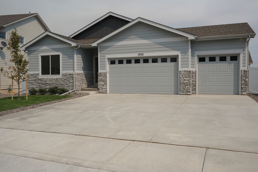 Primary Photo - 1332 87th Ave