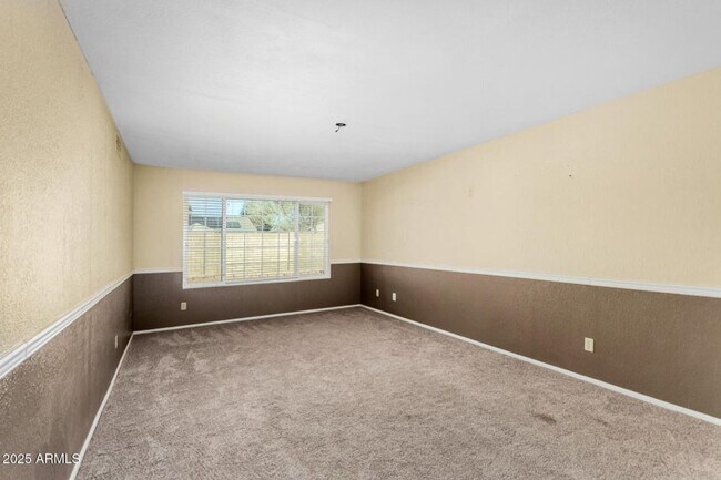 Building Photo - Spacious 5-Bedroom Home in the Heart of Sc...