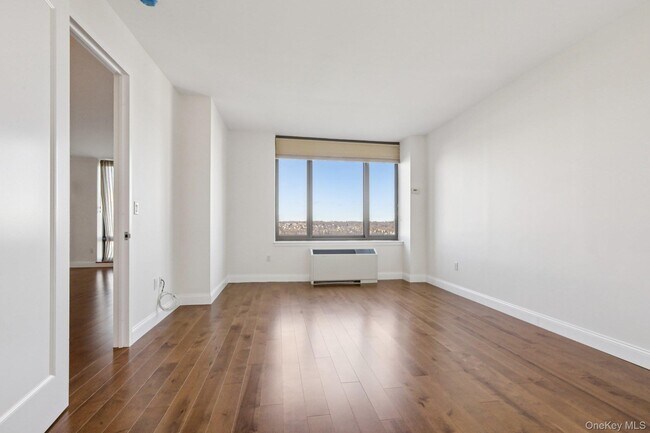 Building Photo - 10 City Pl