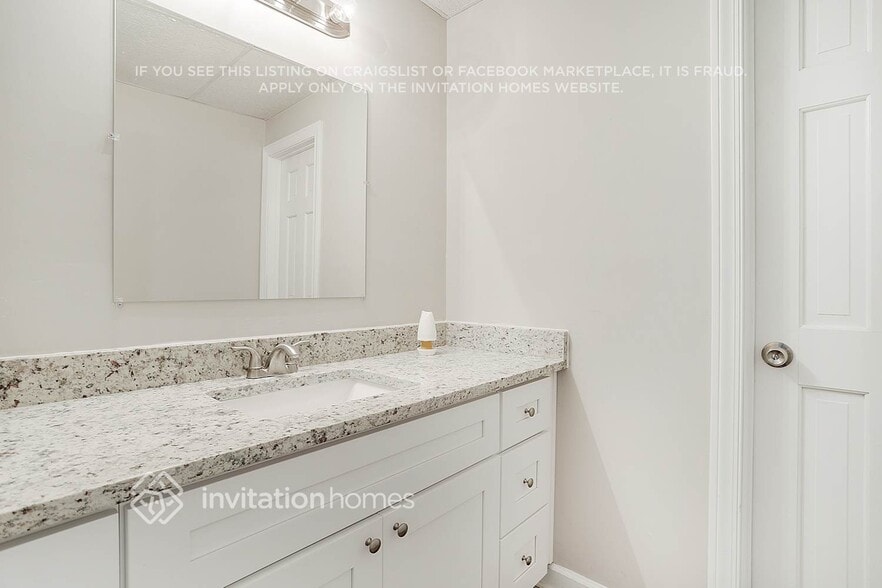 Building Photo - 3800 Sherbrook Ct SW