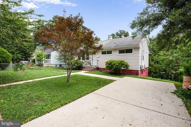 Building Photo - 1606 Crawford Dr