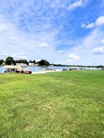 Duck lake...perfection! - 1611 Ludean Dr
