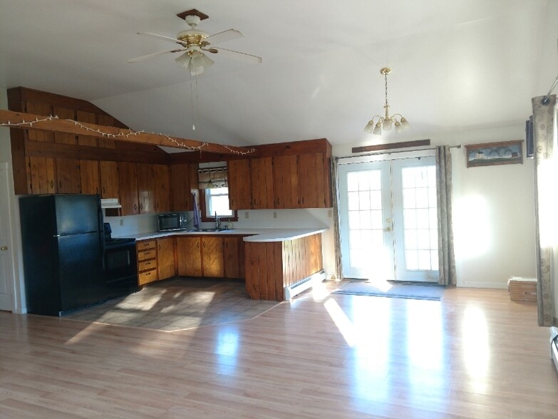 Building Photo - 1408 Latham Rd