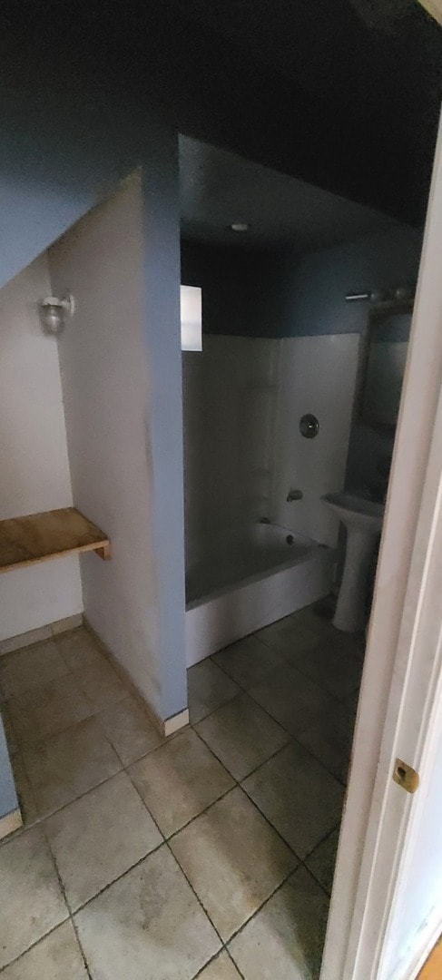 Building Photo - 1340 W 18th Pl