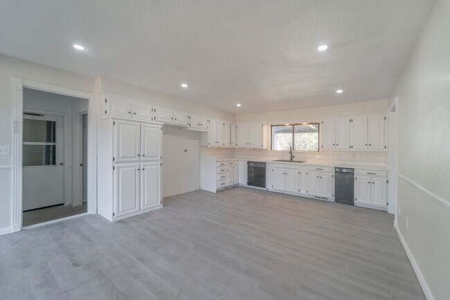 Building Photo - Opportunity Knocking with this HUGE home available for Rent to Own or Lease!