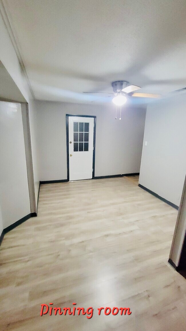 Building Photo - 3 Utica Ln