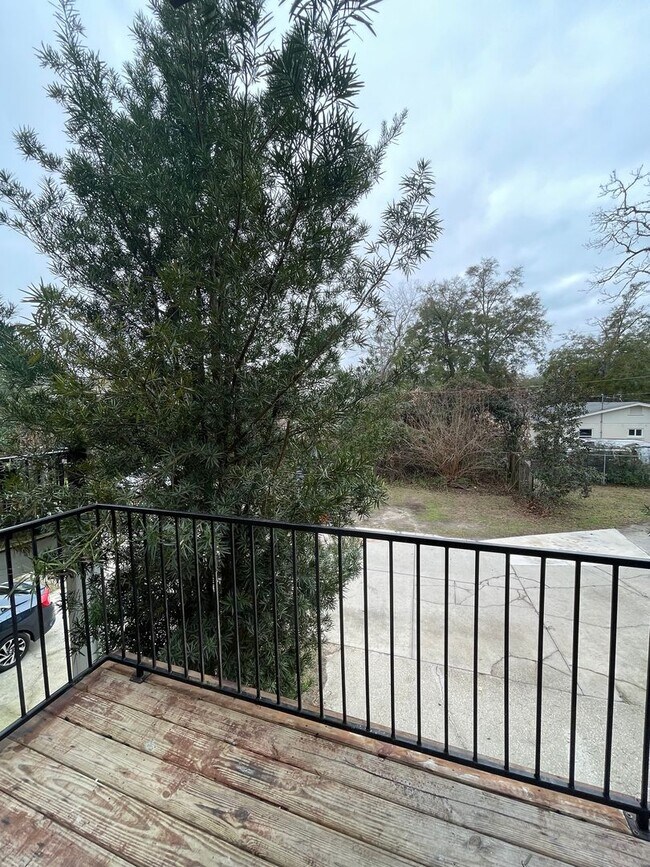 Building Photo - 1330 N Duval St