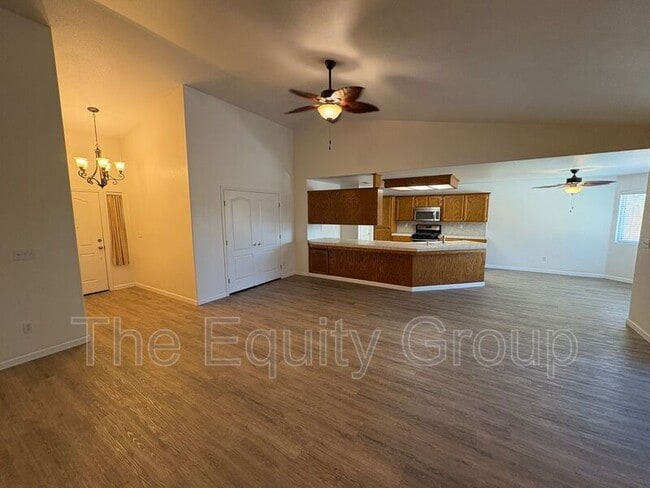 Building Photo - 2322 E Beech Ct
