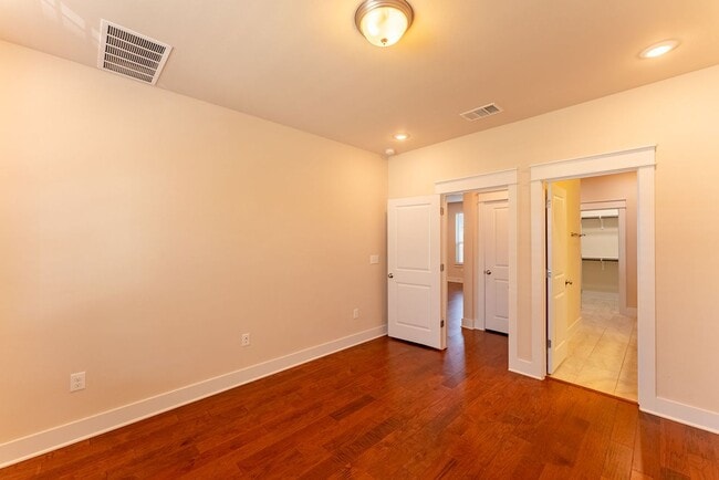 Building Photo - Beautiful 3 bedroom home in Gated community!