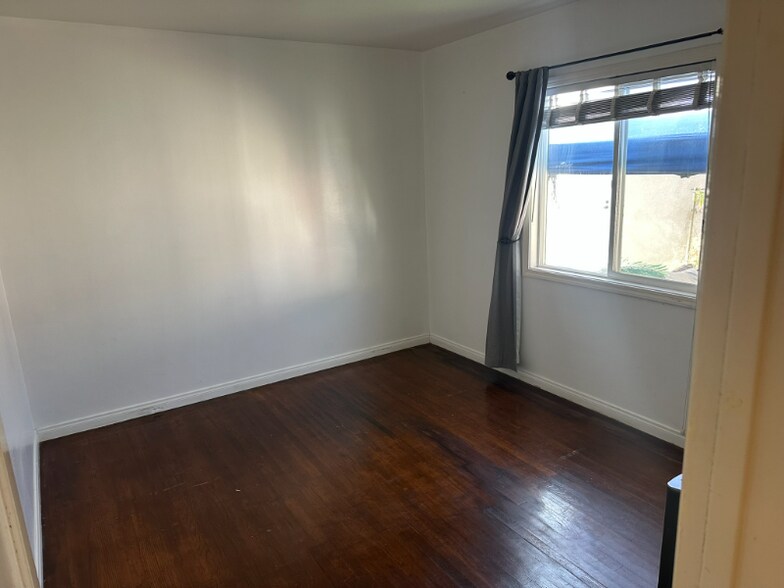 Building Photo - 2615 Armour Ln