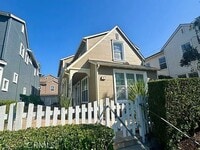 Building Photo - 6 Evergreen Rd