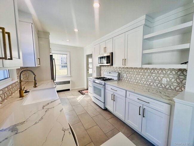 Building Photo - 11 W Glen Ave