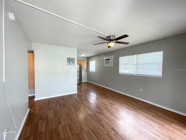 Building Photo - 1339 W Point Dr