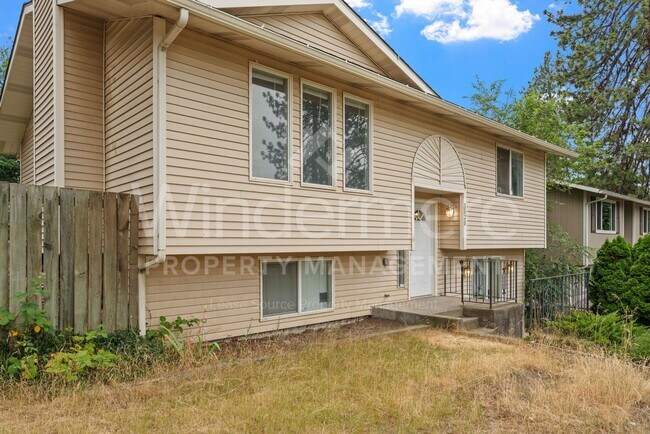 Building Photo - Charming 4-Bedroom Home with Garage & Spacious Yard!