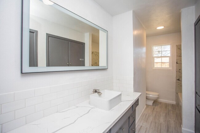 Building Photo - 6114 Nashville Ave