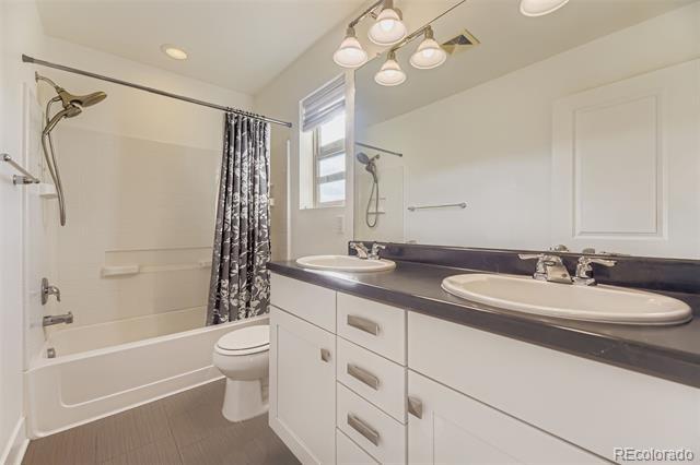 Building Photo - 539 S Upham St