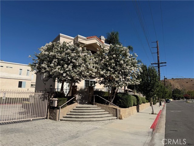 Building Photo - 5340 Las Virgenes Rd