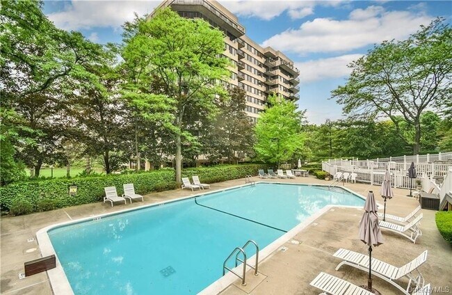 Building Photo - 30 Hillside Terrace