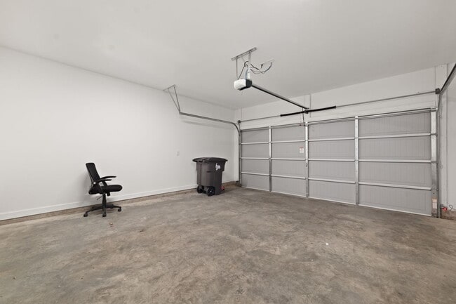 Building Photo - 3604 Silvery Wy