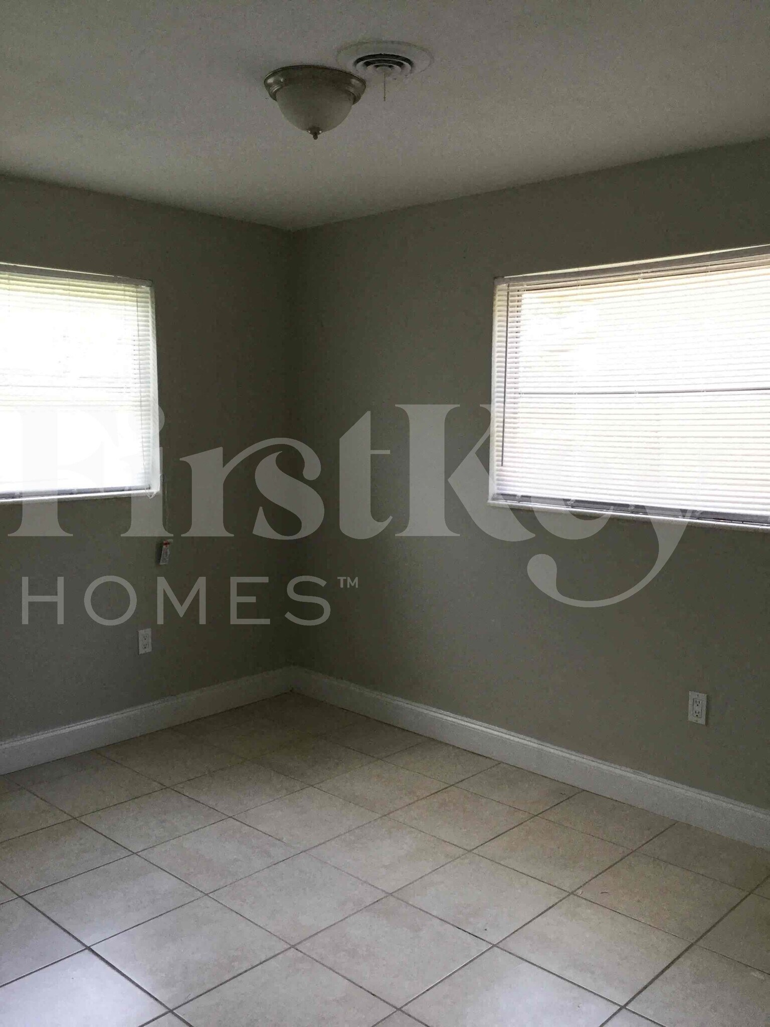 Building Photo - 5971 NW 15th St