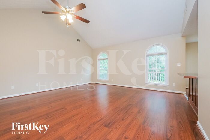 Building Photo - 161 Solomon Dr