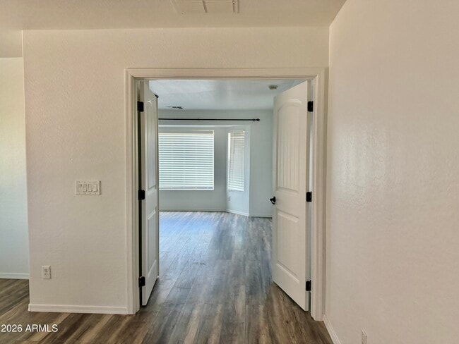Building Photo - 3340 S Sunland Dr
