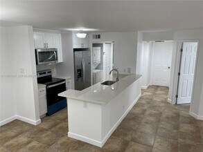 Building Photo - 10630 SW 157th Ct