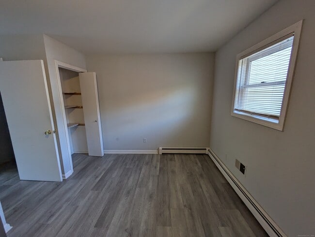 Building Photo - 998 Campbell Ave