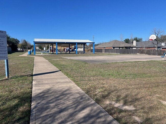 Building Photo - 120 Salado Dr