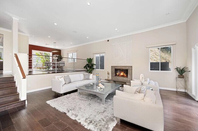 Building Photo - 15316 Del Gado Dr