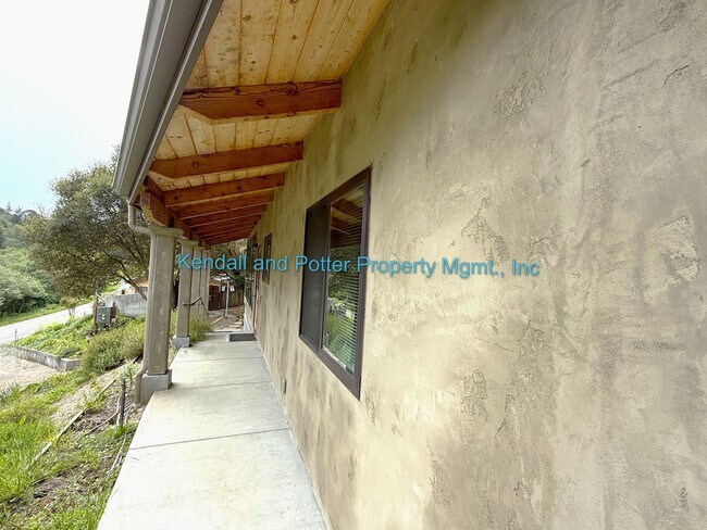 Building Photo - Sunny Redwood Retreat, Ideally Located, Built in 2018 – Flexible 1–2 Bedroom, 1 Bath
