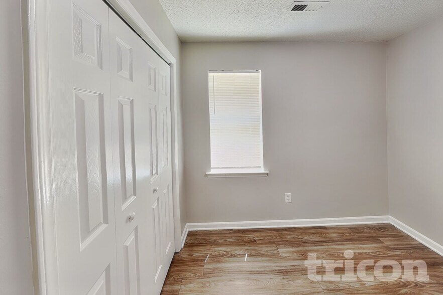 Building Photo - 7112 Windsong Way