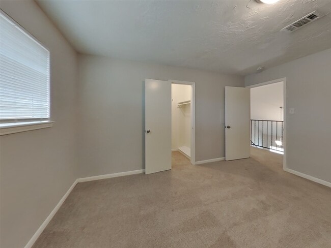 Building Photo - 12027 Arrowhead Glen Dr