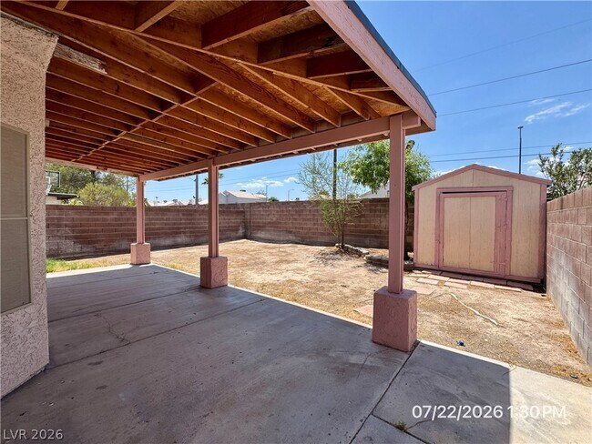 Building Photo - 1833 Sierra Hills Way