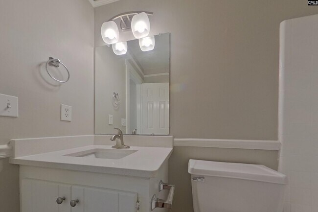 Building Photo - 18 Hillpine Ct