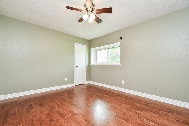 Building Photo - 10426 Alcott Dr