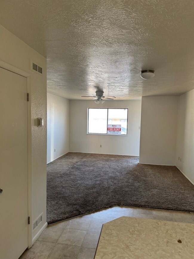 Building Photo - Two Bedroom Duplex