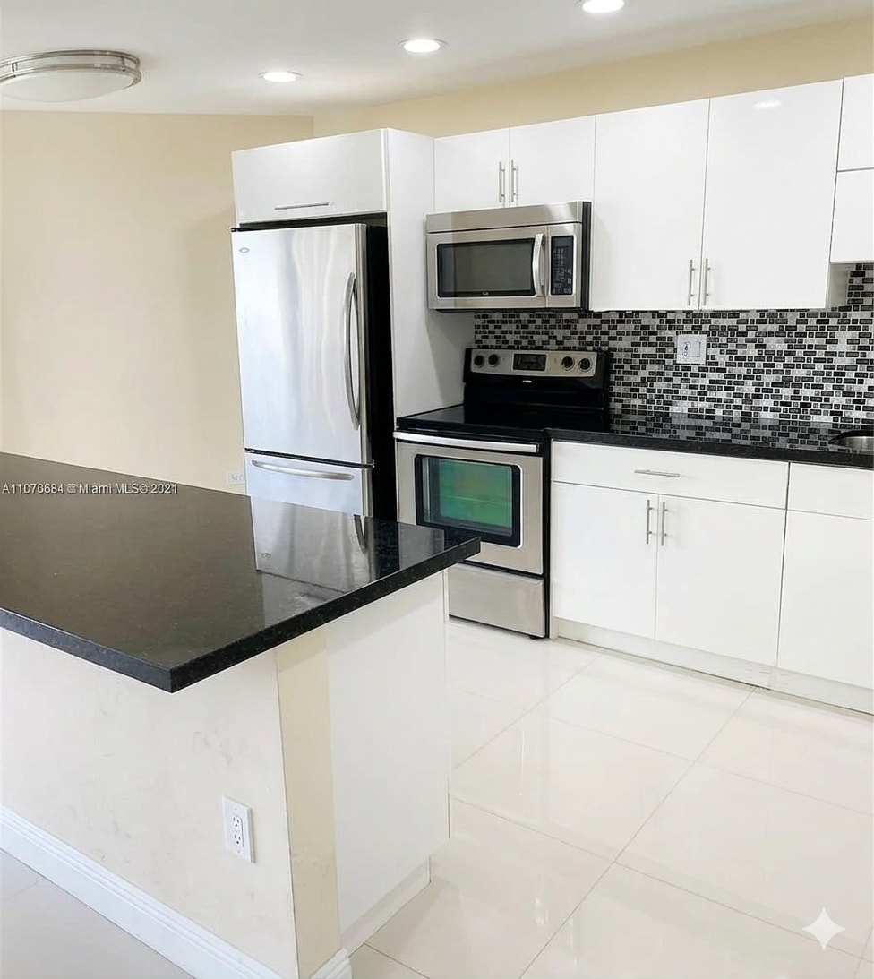 Building Photo - 7135 Collins Ave