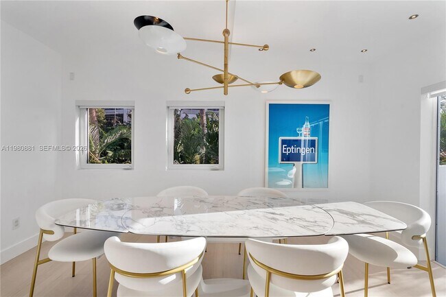 Building Photo - 828 3rd St