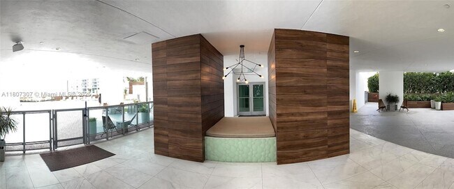 Building Photo - 350 S Miami Ave