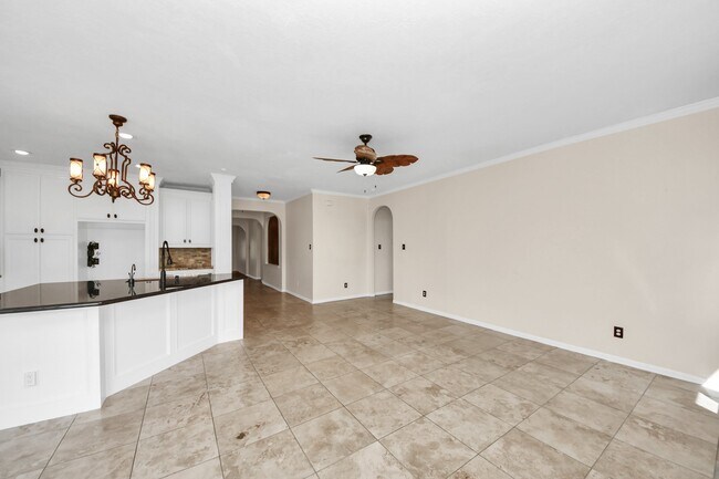 Building Photo - 1805 Jasmine Hollow Ln