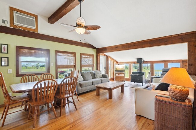 Building Photo - 4211 San Jacinto Dr