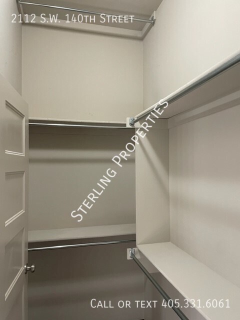 Building Photo - 2112 SW 140th St