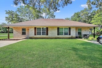 Building Photo - 712 Seven Oaks Rd